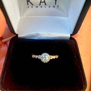 Size 6 beautiful engagement ring